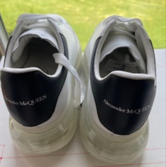 Alexander McQueen 41.5 (8.5 US), white & dlack - Picture 6 of 7